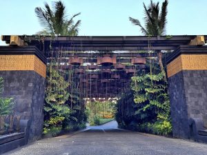 st.regis bali entrance