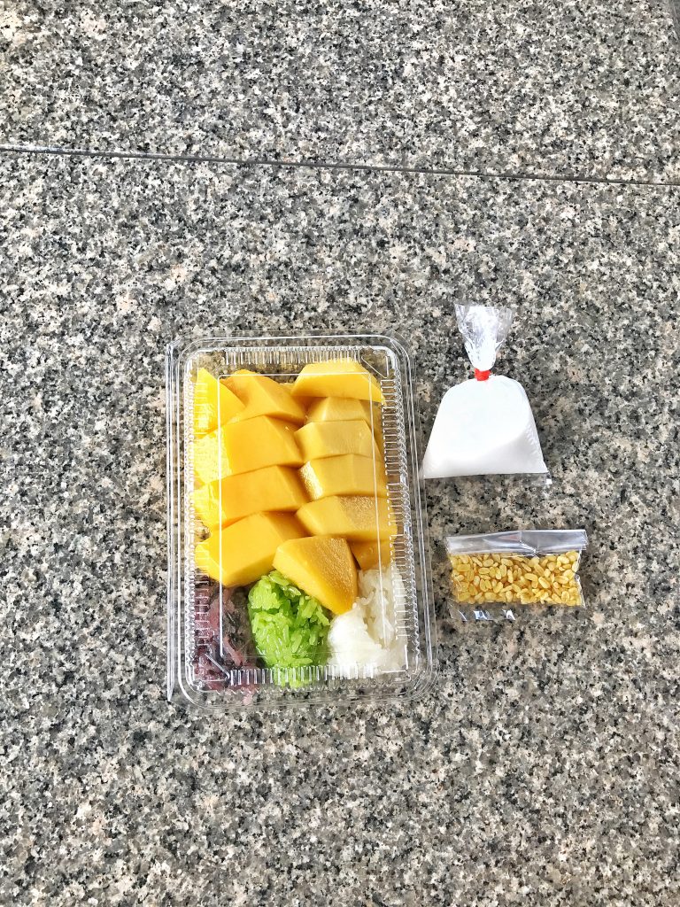 maevaree mango sticky rice bangkok