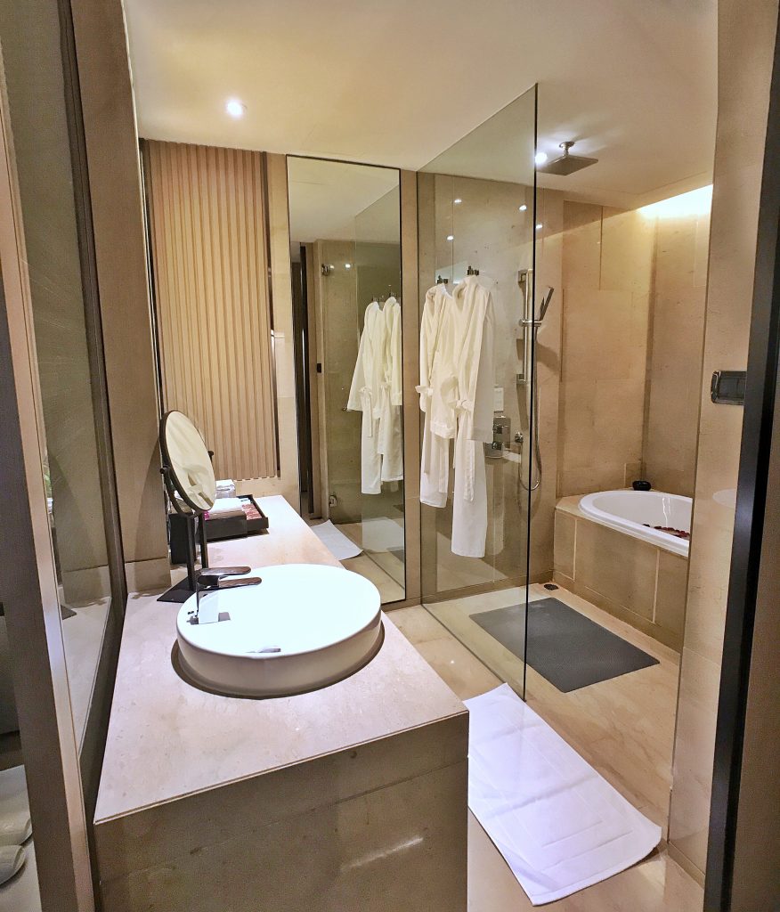 Okura Prestige Bangkok bathroom 