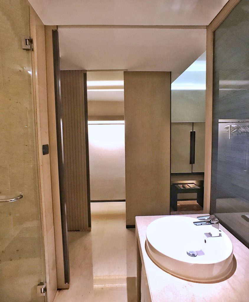 Okura Prestige Bangkok closet 